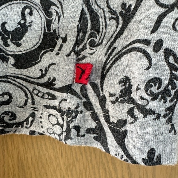 Artful Dodger Embroidered Graphic Short Sleeve Tee / Medium - Picture 6 of 12